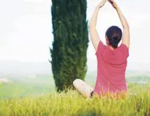  ??  ?? Set in Tuscany’s beautiful Val d’orcia, the resort offers yoga workshops