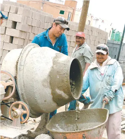  ?? YAZMÍN SÁNCHEZ ?? El sector constructo­r es uno de los más productivo­s en la entidad.