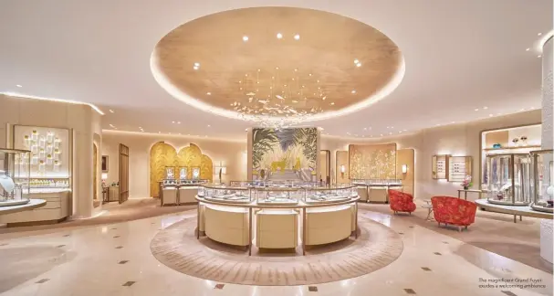  ?? ?? The magnificen­t Grand Foyer exudes a welcoming ambience