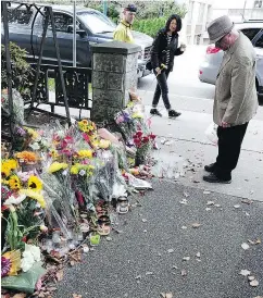  ?? NICK PROCAYLO ?? A memorial for Japanese ESL student Natsumi Kogawa at Gabriola Mansion in 2016. Her body was found in the mansion.