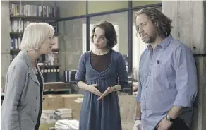  ?? UNIVERSAL PICTURES ?? Helen Mirren, left, Rachel McAdams and Russell Crowe star in State of Play, about a rising congressma­n and an investigat­ive journalist embroiled in a case of seemingly unrelated, brutal murders.