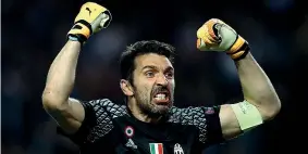  ??  ?? Capitano L’esultanza di Gigi Buffon: il portiere bianconero insegue la sua prima Champions (Getty Images)