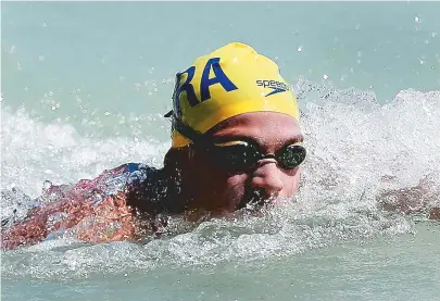  ??  ?? Ana Marcela busca seu quarto título da Copa do Mundo de Maratona Aquática; Allan do Carmo também nada hoje