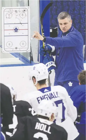  ?? CRAIG ROBERTSON ?? Sheldon Keefe took over as head coach of the Toronto Maple Leafs for Mike Babcock just as stories began to emerge around abusive and intimidati­ng tactics employed by coaches in the NHL.