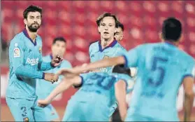  ?? FOTO: M. MONTILLA ?? Rakitic jugó su partido 300 con el Barça ante el Mallorca y lo festejó en un ‘tuit’