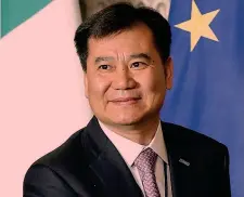  ?? ANSA ?? Zhang Jindong, 58, presidente del gruppo Suning, proprietar­io dell’Inter
