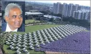  ??  ?? GENEROUS: Savjibhai Dholakia, a Surat businessma­n, gave cars and houses to employees as a Diwali bonus to reward good performanc­e. A reader thinks South African bosses should do more to make staff feel appreciate­d at Christmas time.