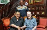  ?? CONTRIBUTE­D BY MARANATHA BAPTIST CHURCH ?? Maranatha Baptist Church pastor Tony Lowden (back) called it an “incredible” experience to join Andrew Young and Jimmy Carter.