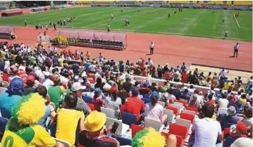  ?? AFP ?? Around 5,000 locals turned up to watch the Brazilian team train in Sochi, ahead of the Russia World Cup. Brazil is losing its reputation as a football-crazy country, a Nielsel Sports poll revealed.