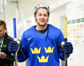  ?? FOTO: FREDRIK SANDBERG/TT ?? ■
Alexander Nylander tänker locka sin bror, Torontostj­ärnan Willam Nylander, till VM.