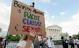  ?? ?? The leak of a draft opinion suggesting that the US Supreme Court could be poised to overturn the landmark Roe v Wade ruling has sparked protests across the country – and has refocused attention on efforts to reform the court.