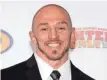  ?? ETHAN MILLER, GETTY IMAGES ?? Mike Dolce helps UFC fighters cut weight safely.