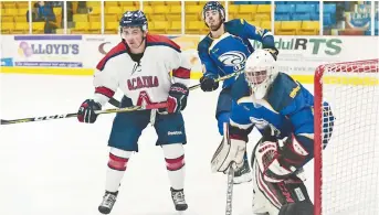  ??  ?? Les Aigles Bleus croupissen­t au dernier rang du classement général. - Archives: Marc Grandmaiso­n