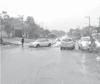  ?? CORTESÍA: @SCT_MICHOACAN ?? Vialidades resultaron afectadas por las lluvias