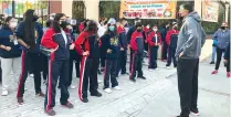  ?? ?? Los docentes confían que estas actividade­s contribuir­án a que los alumnos poco a poco se reintegren a la nueva normalidad.