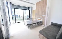  ??  ?? ROOMS WITH A VIEW: Each room at the hospital located in Bang Khunthian district can accommodat­e two to three people.