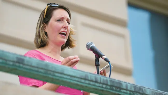  ?? JENNA WATSON/AP ?? Dr. Caitlin Bernard, a reproducti­ve health care provider, speaks during an abortion rights rally on June 25, at the Indiana Statehouse in Indianapol­is.