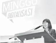  ?? — Gambar UKAS ?? AMANAT: Grace ketika menyampaik­an ucapan pada Program Minggu Digitalisa­si SCSDU semalam.