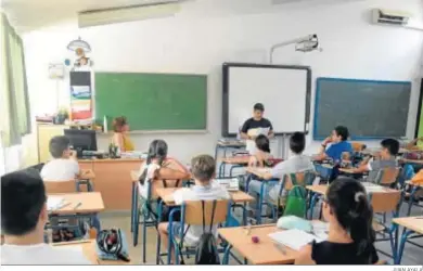  ?? JUAN AYALA ?? Alumnos durante una clase en el colegio Mediterrán­eo.