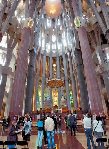  ?? EFE ?? Sagrada Familia. El turismo en Barcelona es clave en la economía pero no está regulado, dice Castells.