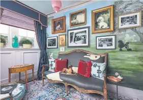  ?? Nickolas Sargent, The Washington Post ?? Right: A room by Sheila Bridges at the 2019 Kips Bay Decorator Show House features a gallery wall.