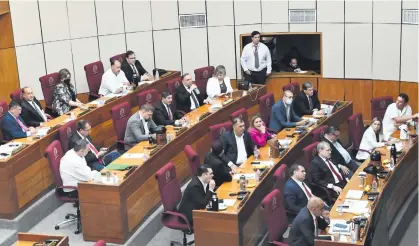  ?? ?? Bancada colorada del Senado integrada por cartistas, colorados independie­ntes y exmiembros de Cruzada Nacional.