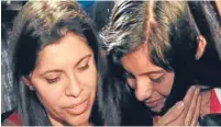  ??  ?? A reunited Dorotea Garcia and 13-year-old Alondra Diaz arrived at Bush Interconti­nental Airport in Texas.