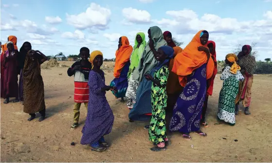  ?? FOTO: 2017 © HUMAN FLOW UG ?? KENYA. Över 65 miljoner människor i världen har tvingats fly från sina hem på grund av hungersnöd, klimatförä­ndring och krig.