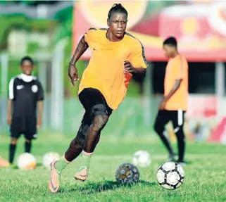  ?? RICARDO MAKYN/MULTI MEDIA PHOTO EDITOR ?? Darren Mattocks goes through his paces during a training session with the Phoenix Academy players at the Waterhouse Stadium yesterday.