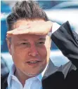  ?? FOTO: ODD ANDERSEN/AFP ?? Tesla-Chef Elon Musk beim Besuch seiner Gigafabrik in Grünheide bei Berlin.