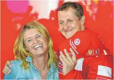  ?? FOTO: OLIVER MULTHAUP/DPA ?? Michael Schumacher­s einmalige Rennfahrer-Karriere steht im Zentrum der neuen Netflix-Doku. Hier 2002 mit Ehefrau Corinna.