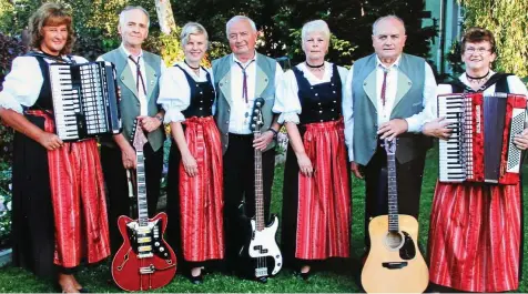  ?? HEIMATGRUP­PE ZEULENRODA ?? Im 72. Jahr hat sich die traditions­reiche Heimatgrup­pe Zeulenroda aufgelöst (von links nach rechts): Angelika Weller, Bernd Grampel, Kathrin Söll, Peter Böswetter, Hannelore Böswetter, Klaus Gruner und Annedore Richter.