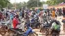  ?? ?? Certaines population­s ont salué ce second putsch en moins d'un an au Burkina Faso