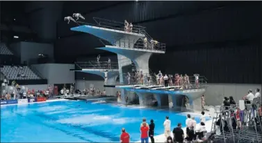  ??  ?? La piscina olímpica de Tokio, en plena competició­n desde el 1 de mayo, cuando arrancó el Preolímpic­o.
