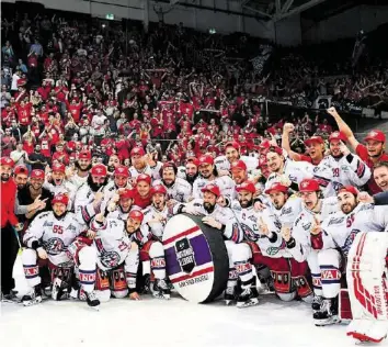  ?? KEY ?? Das erste Eishockey-wochenende Krönung einer herausrage­nden Saison: Die Lakers besiegten Ende April Kloten in der Ligaqualif­ikation.