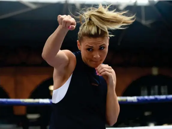  ?? (Getty) ?? Shannon Courtney faces Rachel Ball at Matchroom Fight Camp