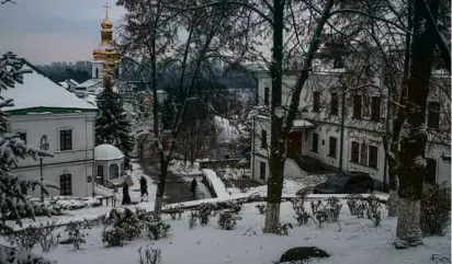  ?? LAURA BOUSHNAK/NEW YORK TIMES ?? The Monastery of the Caves, where the Russian Orthodox Church has a house of worship.