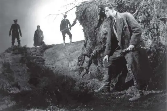  ??  ?? A scene from the movie The 39 Steps. Actor Robert Donat, right, played the role of Richard Hannay.