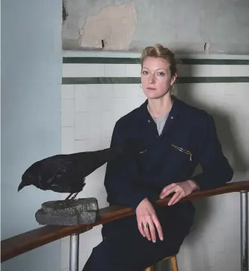  ??  ?? Above: Fiona Dean poses with Born again crow. Right: Dean’s Harris hawk work, By my side. Below: Elle Kay and feathered friend