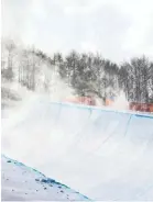  ??  ?? Winds whip up snow at the women’s halfpipe competitio­n Monday.
GUY RHODES/USA TODAY SPORTS