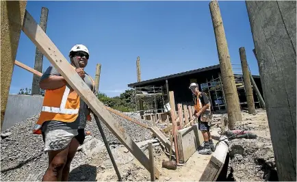  ?? PHOTO: WARWICK SMITH/STUFF ?? A near-record month in Auckland saw new home consents across New Zealand hit a 13-year high.