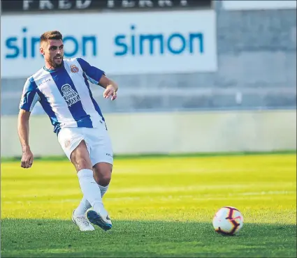  ?? FOTO: MANEL MONTILLA ?? David López, durante el primer partido de la pretempora­da del Espanyol, disputado el pasado viernes en Olot