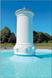  ?? LAUREN HALLIGAN — LHALLIGAN@DIGITALFIR­STMEDIA.COM ?? The newly renovated Frear Park fountain is now running, with water coming out of the top and base.