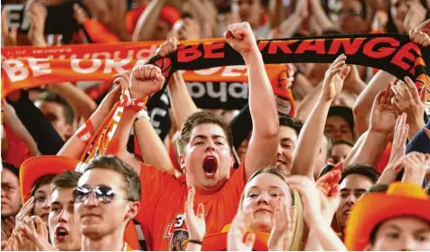  ?? Foto: Alexander Kaya ?? Riesenstim­mung vor vier Jahren in der Arena beim Pokal Halbfinale, zumal Ulm deutlich gegen die Bayern gewann. Die Basketball Filiale des deutschen Fußball Rekord meisters ist auch diesmal wieder einer der möglichen Gegner. TISCHTENNI­S