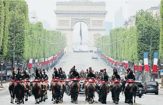  ?? Ludovic Marin S Lapresse ?? Ceremonia, ayer en París, para conmemorar el aniversari­o de la derrota del Tercer Reich