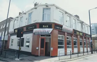  ??  ?? Re-opening of Roker’s The Fort and, inset, bar manager Rachel McDonald and kitchen manager Kelsey Taylor.