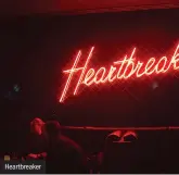  ??  ?? Heartbreak­er