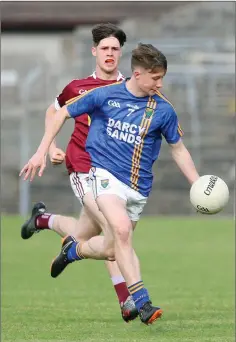  ??  ?? Wicklow’s Junior Gavin Fogarty rampages forward during the Leinster Minor football championsh­ip clash with Westmeath.