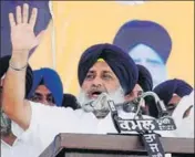  ?? HT PHOTO ?? SAD president Sukhbir Singh Badal addressing a rally at Pipli in Kurukshetr­a on Sunday.