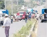  ?? /RUBÉN JUÁREZ ?? Mujeres exigen el pago de la beca Benito Juárez